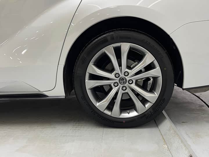 Фото 6 - Toyota Sienna