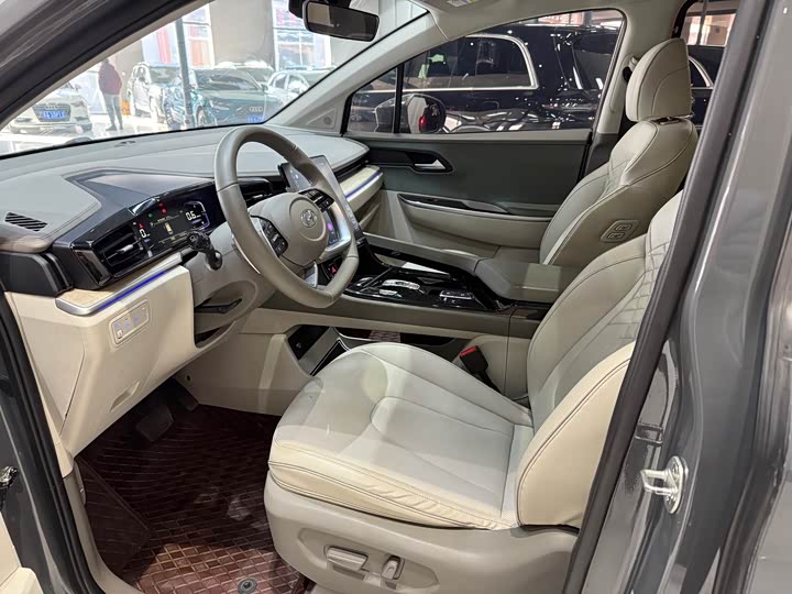 Фото 4 - Hyundai Custo