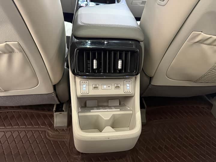 Фото 6 - Hyundai Custo