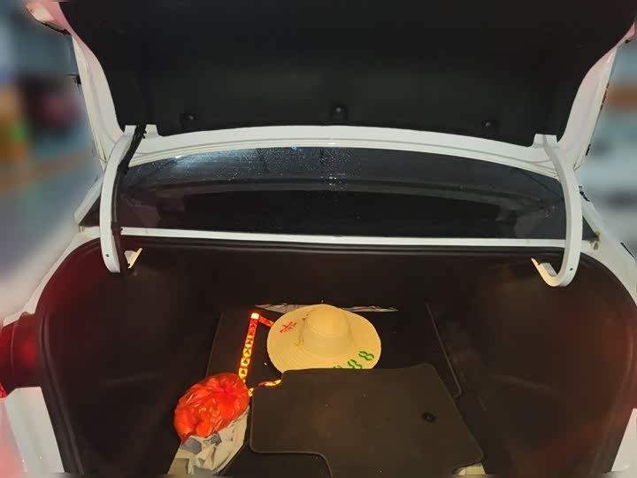 Фото 10 - Buick Verano