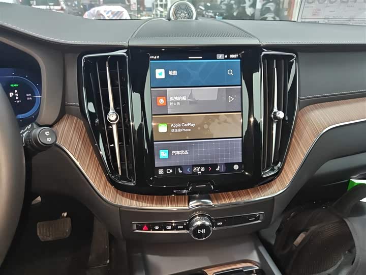 Фото 13 - Volvo XC60 Hybrid