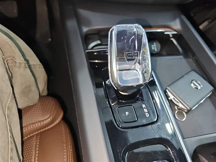 Фото 14 - Volvo XC60 Hybrid