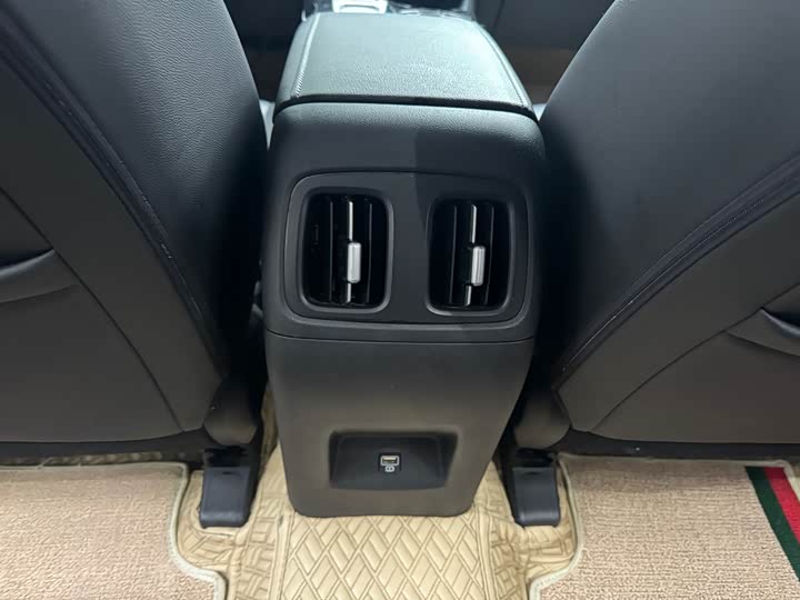 Фото 11 - Hyundai Tucson L