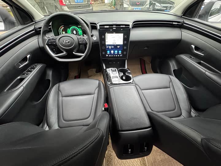 Фото 8 - Hyundai Tucson L