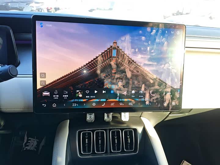 Фото 13 - BYD Song L