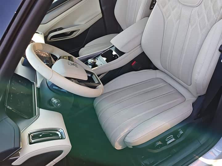 Фото 15 - BYD Song L