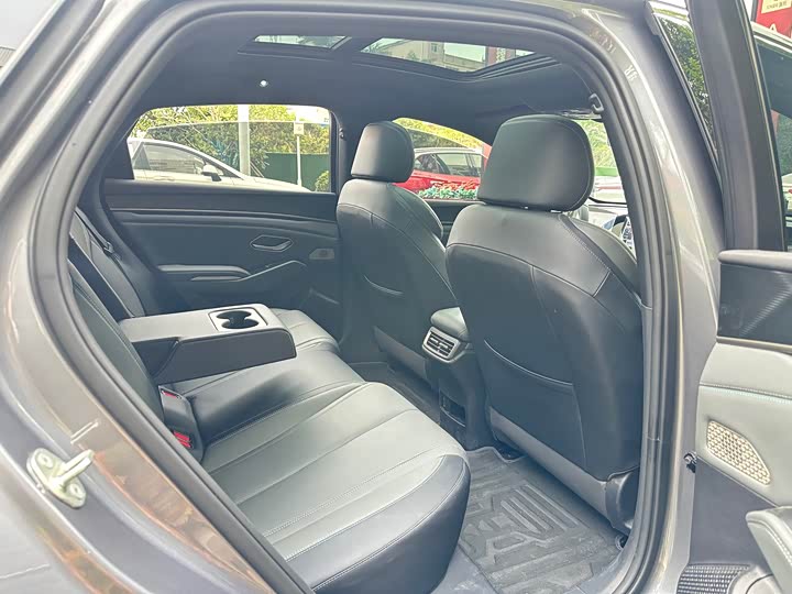 Фото 10 - BYD Qin L