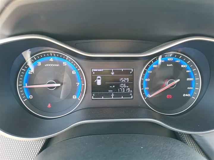 Фото 12 - Geely Vision