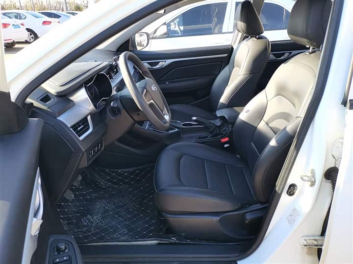 Фото 15 - Geely Vision