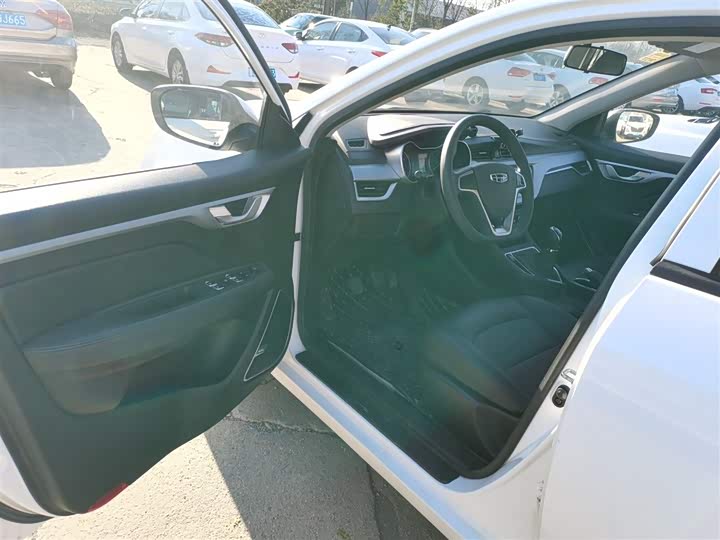 Фото 16 - Geely Vision