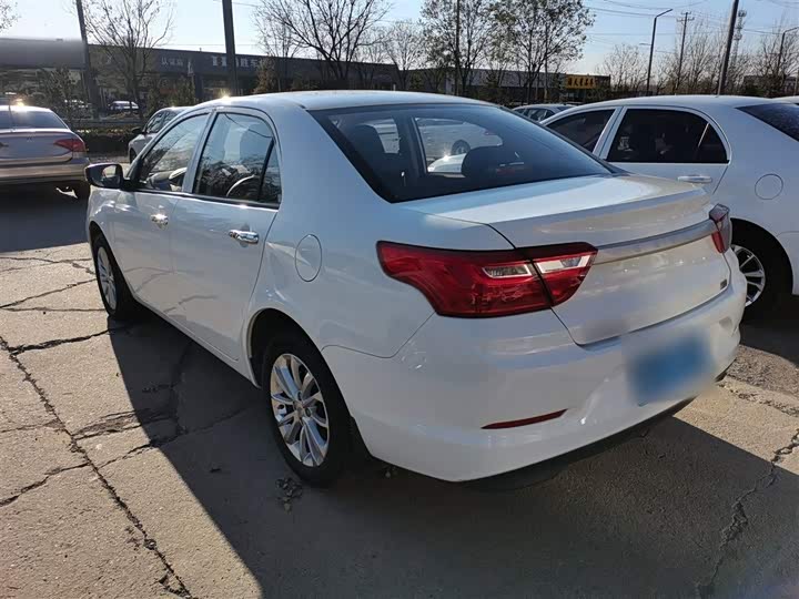 Фото 5 - Geely Vision