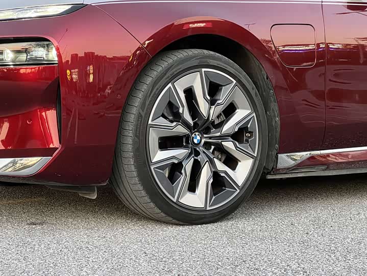 Фото 10 - BMW i7