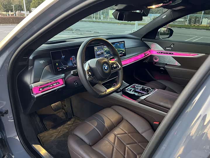 Фото 11 - BMW i7