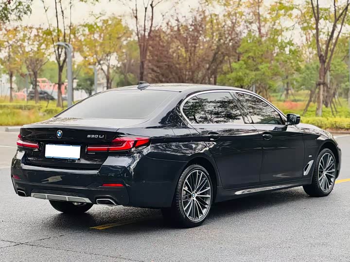 Фото 9 - BMW 5 Series