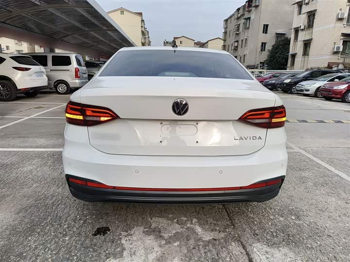 Фото 6 - Volkswagen Lavida