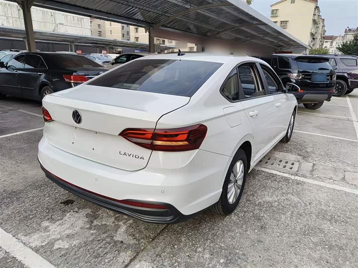 Фото 7 - Volkswagen Lavida