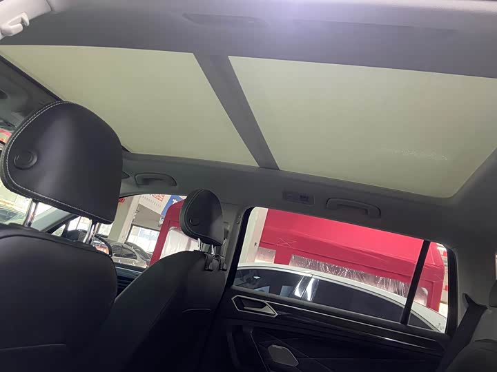 Фото 11 - Volkswagen Tiguan L Pro