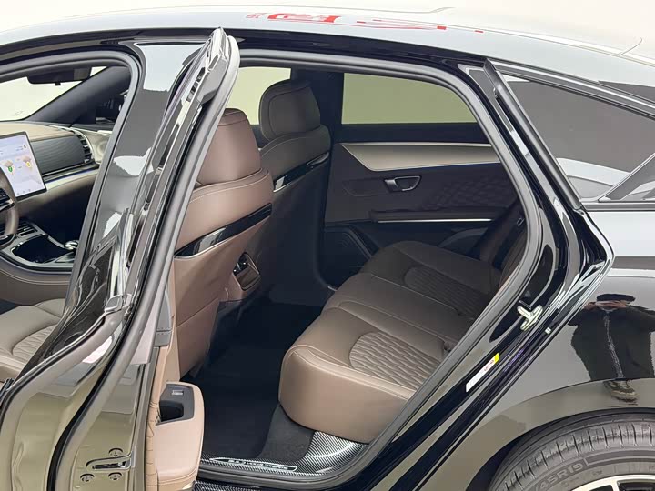 Фото 15 - BYD Han