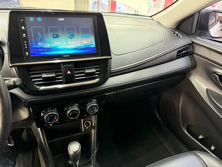 Фото 12 - Toyota Vios