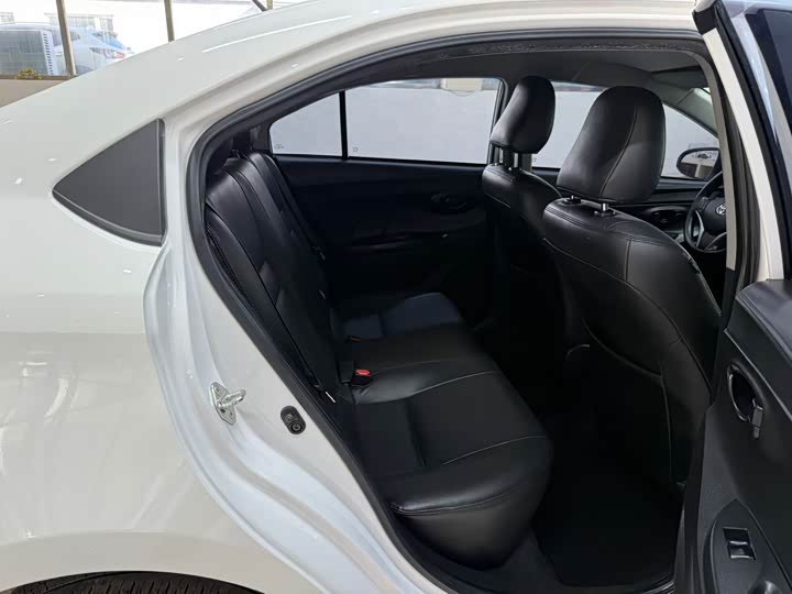 Фото 20 - Toyota Vios