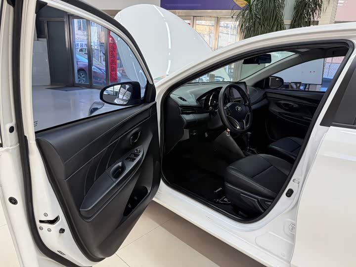 Фото 8 - Toyota Vios