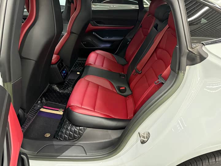 Фото 9 - Porsche Taycan