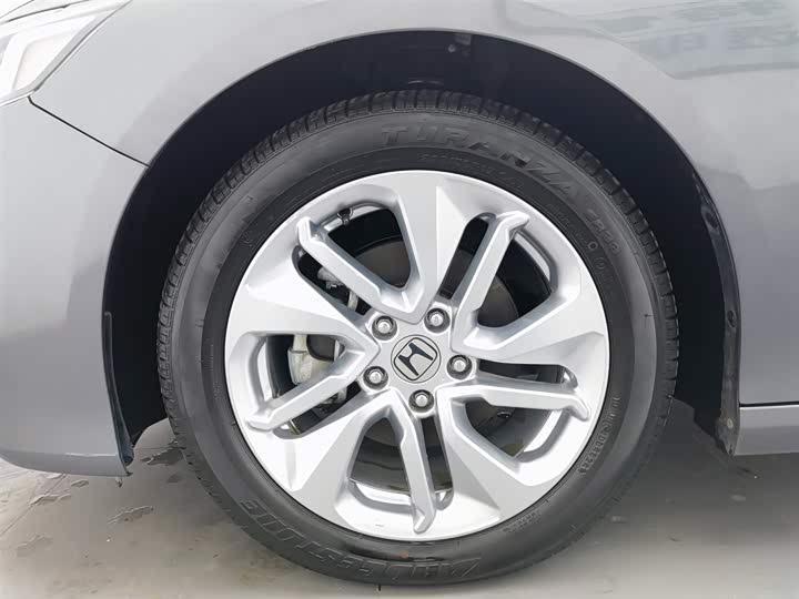 Фото 13 - Honda Accord