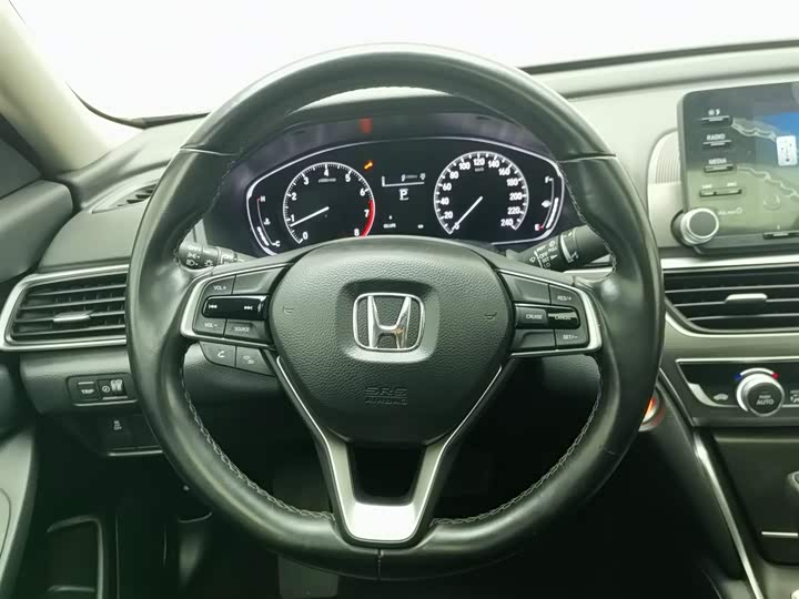 Фото 14 - Honda Accord