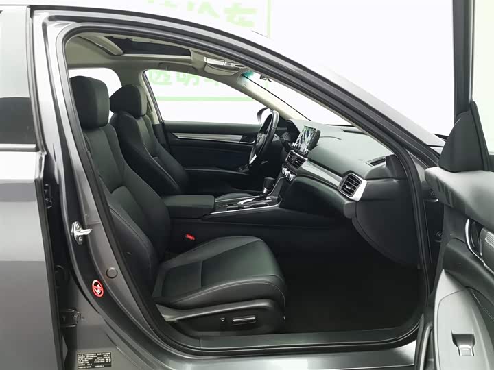 Фото 22 - Honda Accord