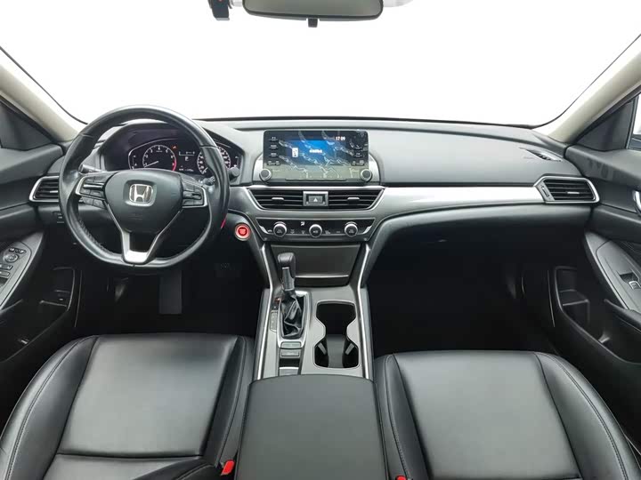 Фото 24 - Honda Accord