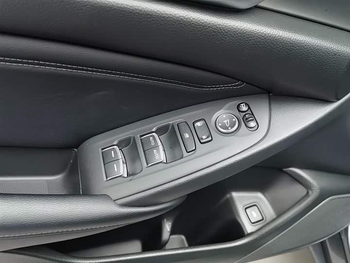 Фото 8 - Honda Accord