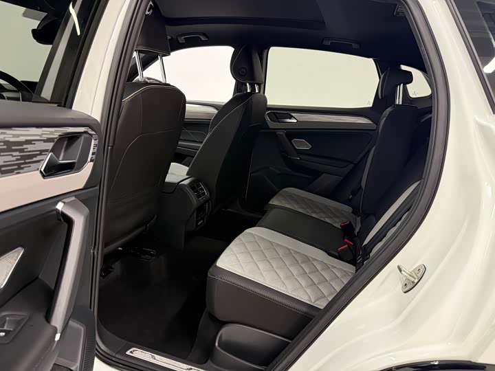 Фото 10 - Volkswagen Tayron X