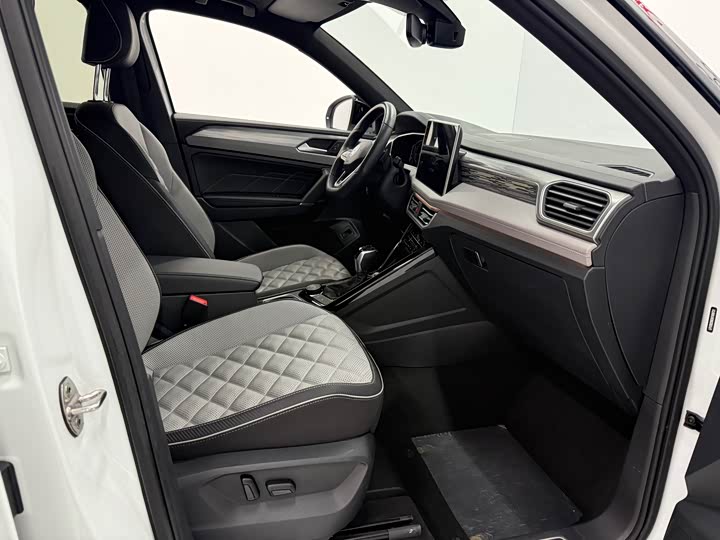 Фото 16 - Volkswagen Tayron X