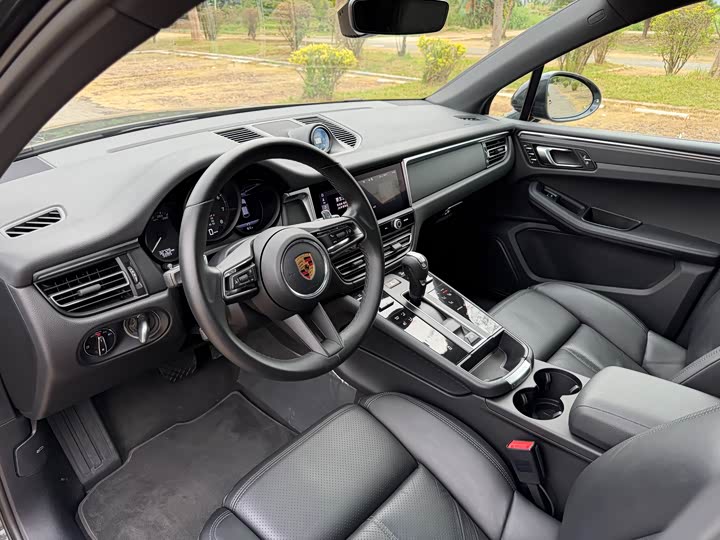 Фото 10 - Porsche Macan