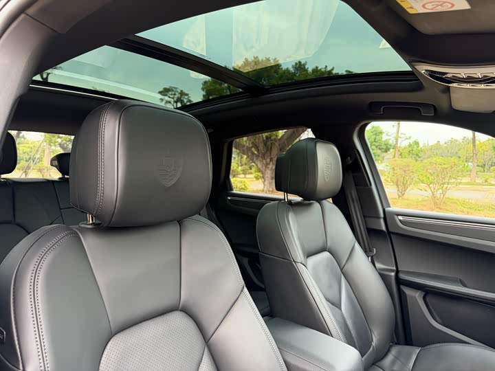 Фото 15 - Porsche Macan