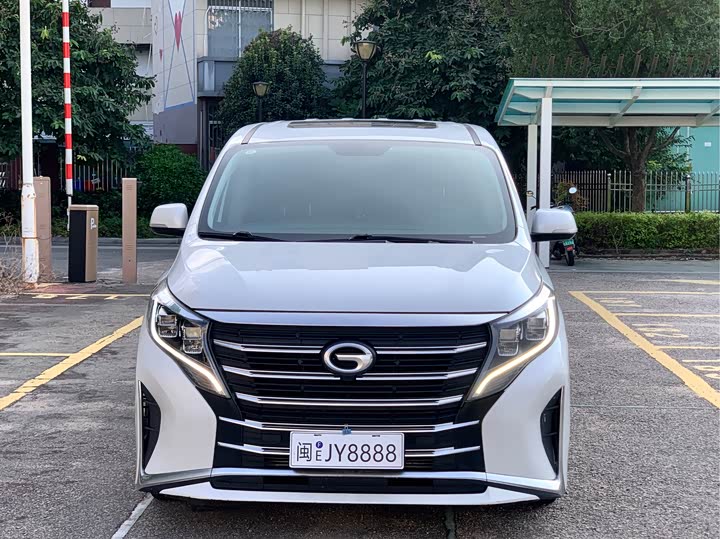 Фото 2 - GAC Trumpchi M8