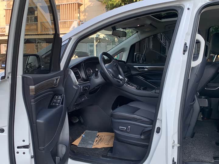 Фото 4 - GAC Trumpchi M8