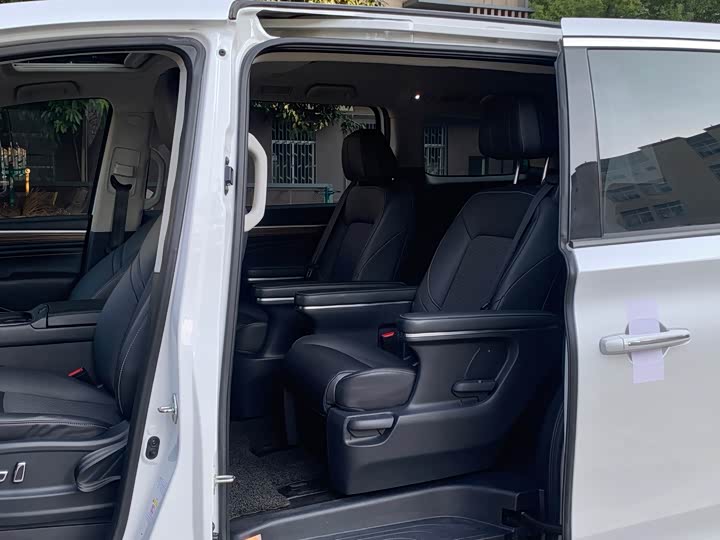 Фото 5 - GAC Trumpchi M8