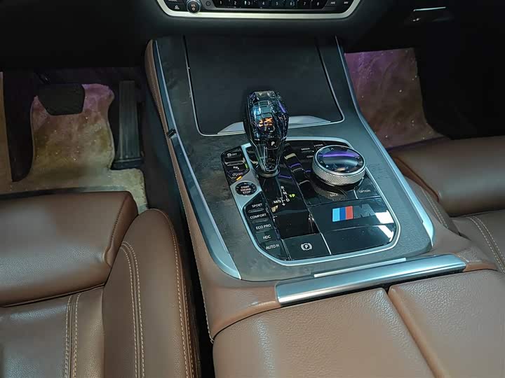 Фото 14 - BMW X5