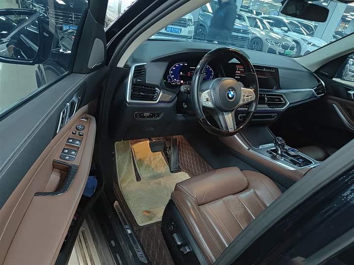 Фото 16 - BMW X5