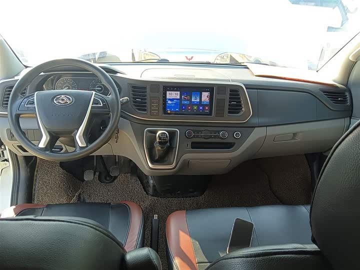 Фото 10 - Maxus V80