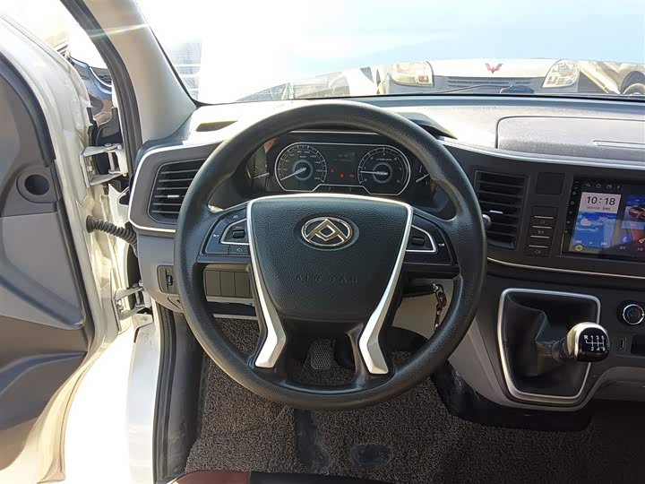 Фото 11 - Maxus V80