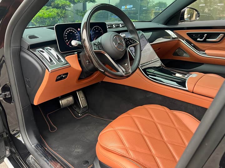 Фото 2 - Mercedes-Benz Maybach S-Class