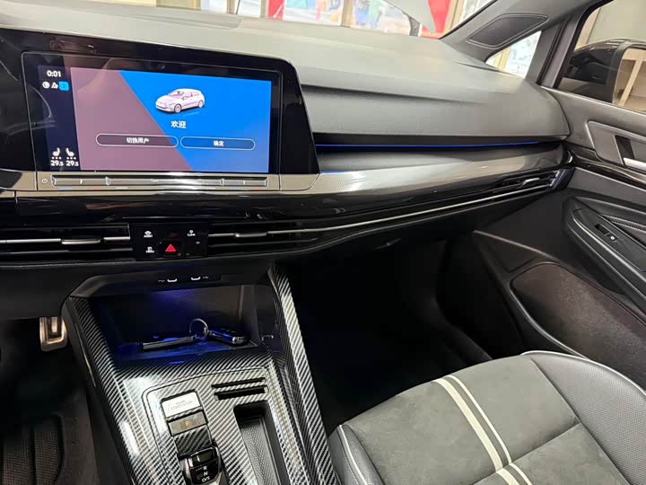 Фото 12 - Volkswagen Golf