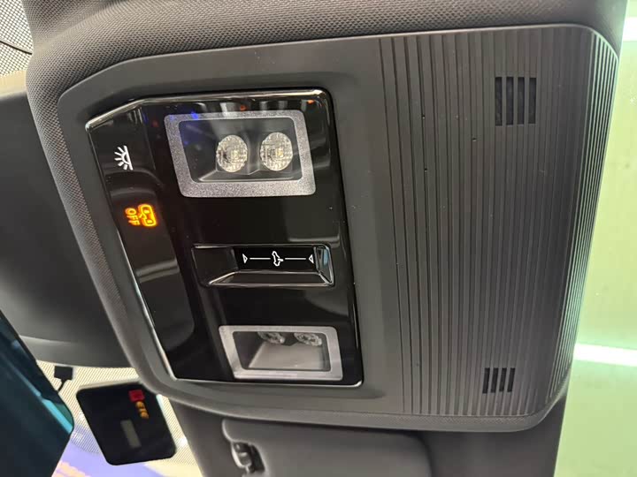 Фото 14 - Volkswagen Golf