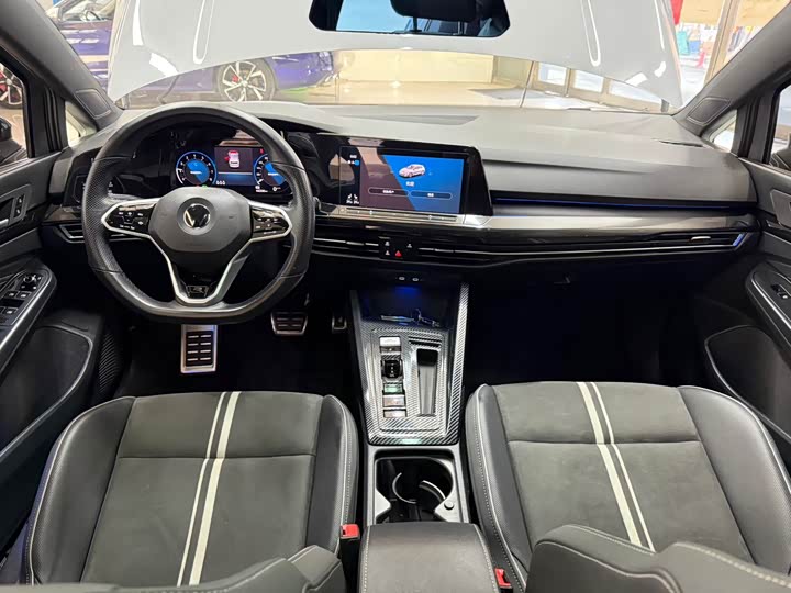 Фото 20 - Volkswagen Golf