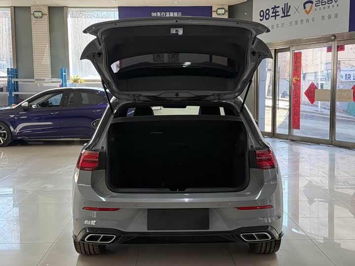 Фото 24 - Volkswagen Golf