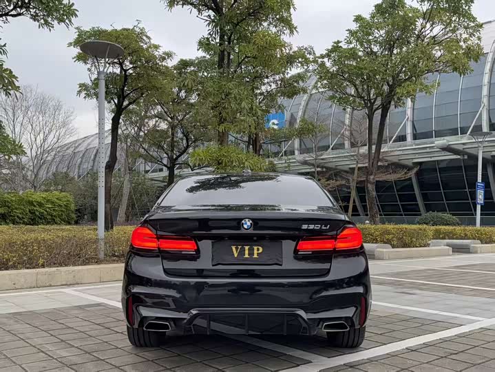 Фото 3 - BMW 5 Series