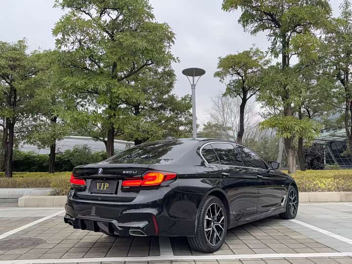 Фото 4 - BMW 5 Series