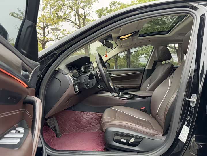 Фото 5 - BMW 5 Series